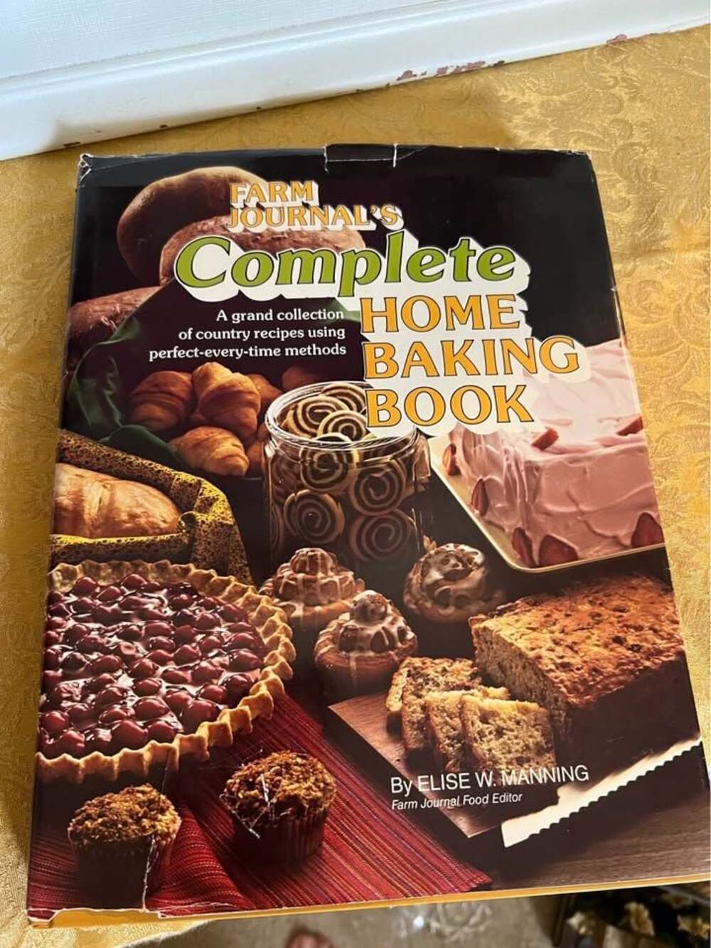 Vintage 1979 hardcover cookbook